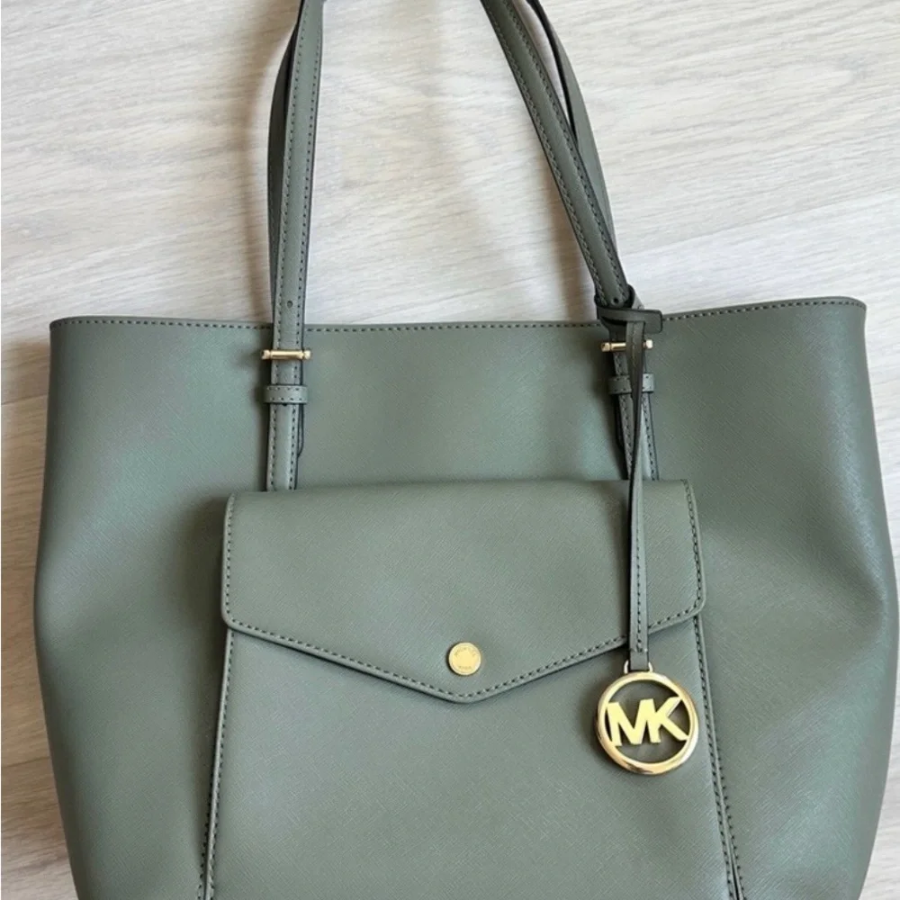 Michael Kors Jet Set Tote Bag - Picture 1 of 8